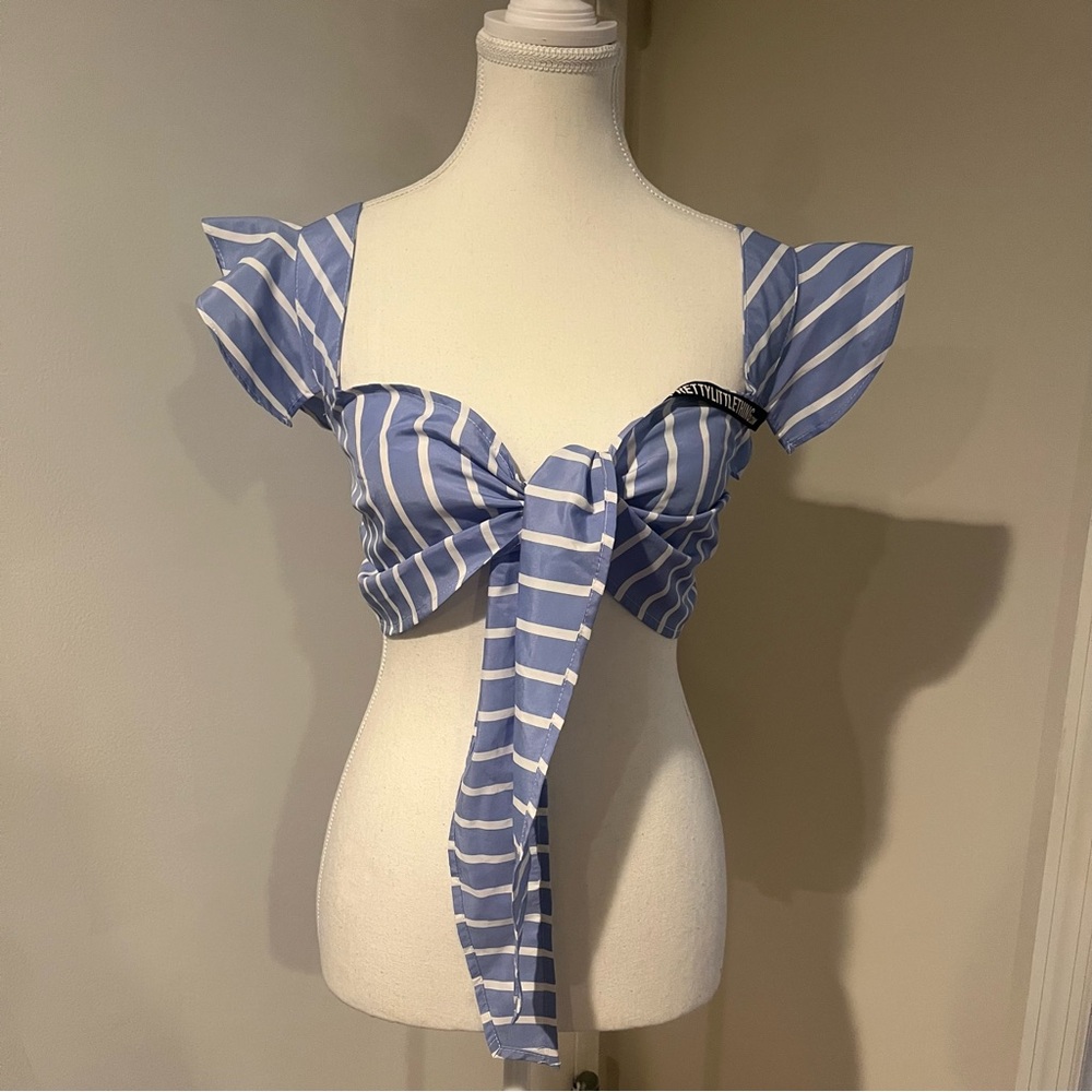 PrettyLittleThing Blue White Striped Women's Crop Top